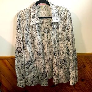 Robert Graham 100% cotton paisley button up